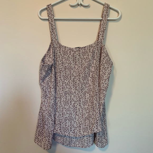 🌼TEES AND TANKS 3 FOR 25$🌼 Patterned Camisole Blouse - Picture 2 of 3